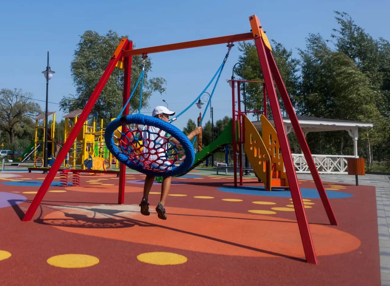 Co na plac zabaw dla dzieci: Kluczowe elementy dla ich rozwoju