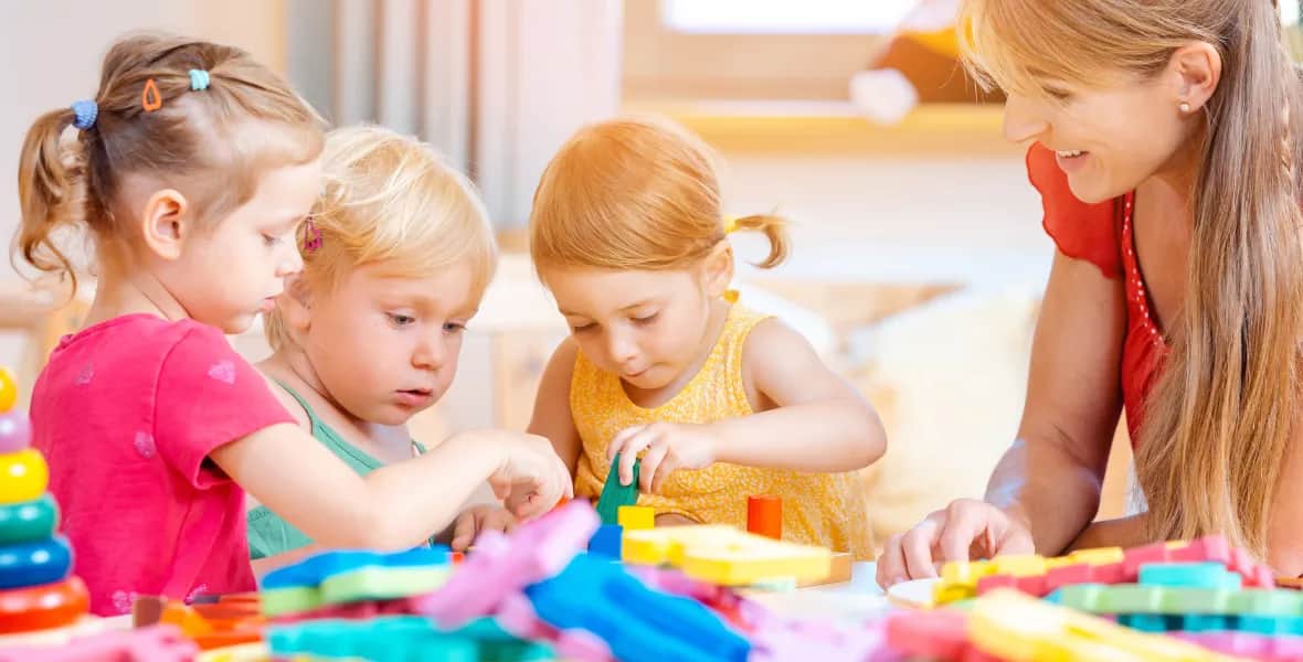 Zabawy integracyjne dla rodziców i dzieci, które budują relacje i radość