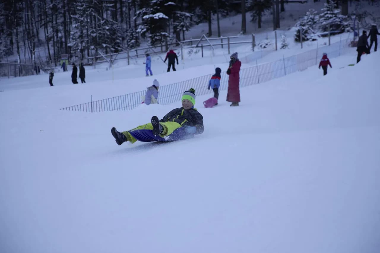 Gdzie na sanki z dzieckiem w Zakopanem? Bezpieczne miejsca na zimę